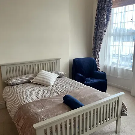 Kinsale 6 Bed, Sleeps 7- Ideal For Contractors *